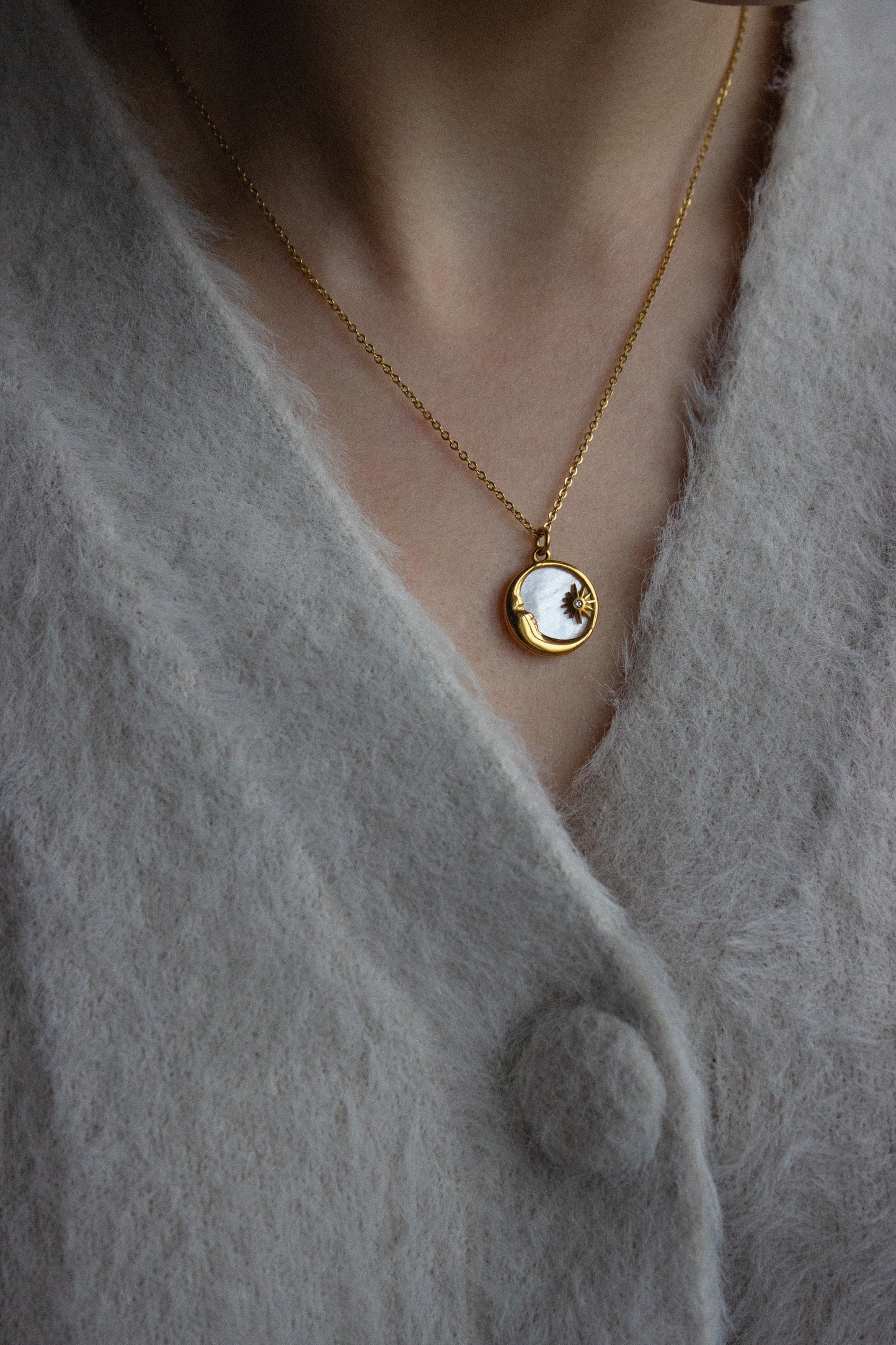 Celestina – Moon & Star Necklace with shimmering Shell Inlay