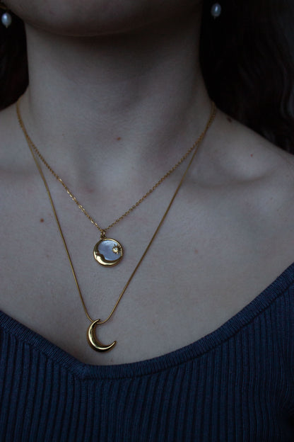 Celestina – Moon & Star Necklace with shimmering Shell Inlay