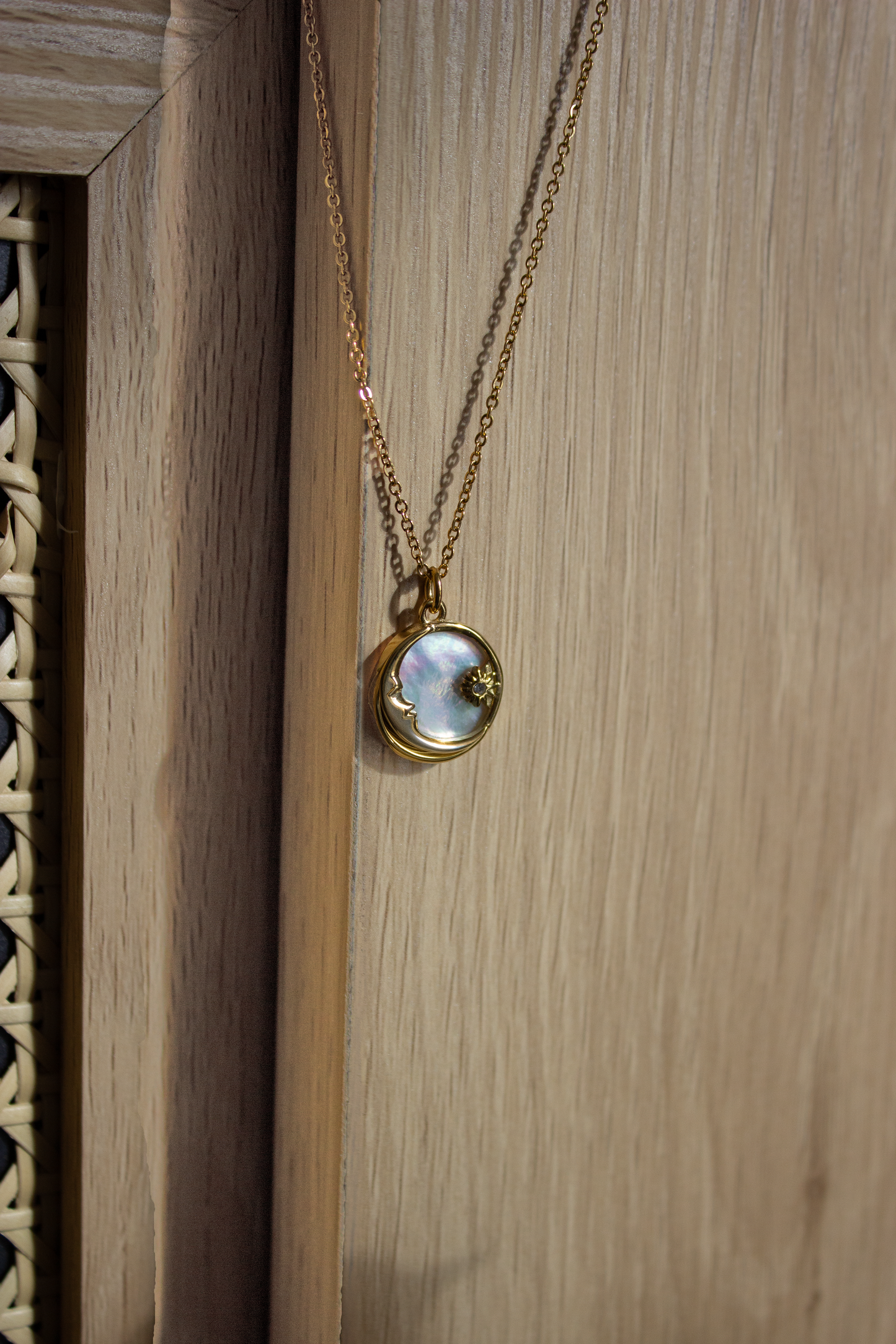 Celestina – Moon & Star Necklace with shimmering Shell Inlay
