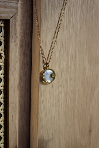 Celestina – Moon & Star Necklace with shimmering Shell Inlay