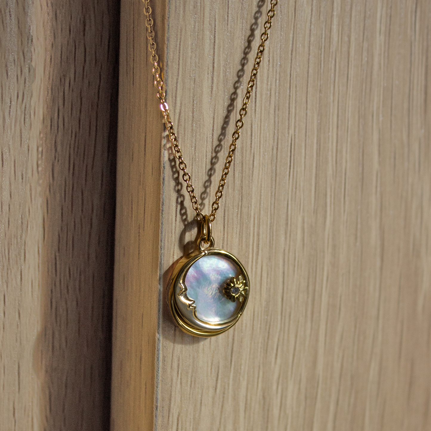 Celestina – Moon & Star Necklace with shimmering Shell Inlay