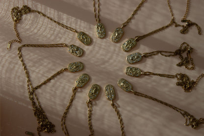 Zodiac Necklace – Wähle dein Sternzeichen